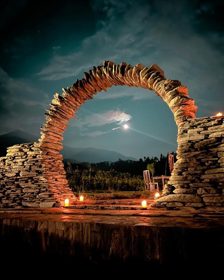 Osho Himalayas Wellness Resort Кангра Екстериор снимка