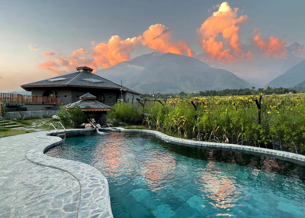 Osho Himalayas Wellness Resort Кангра Екстериор снимка