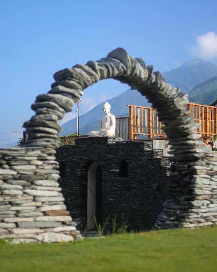 Osho Himalayas Wellness Resort Кангра Екстериор снимка