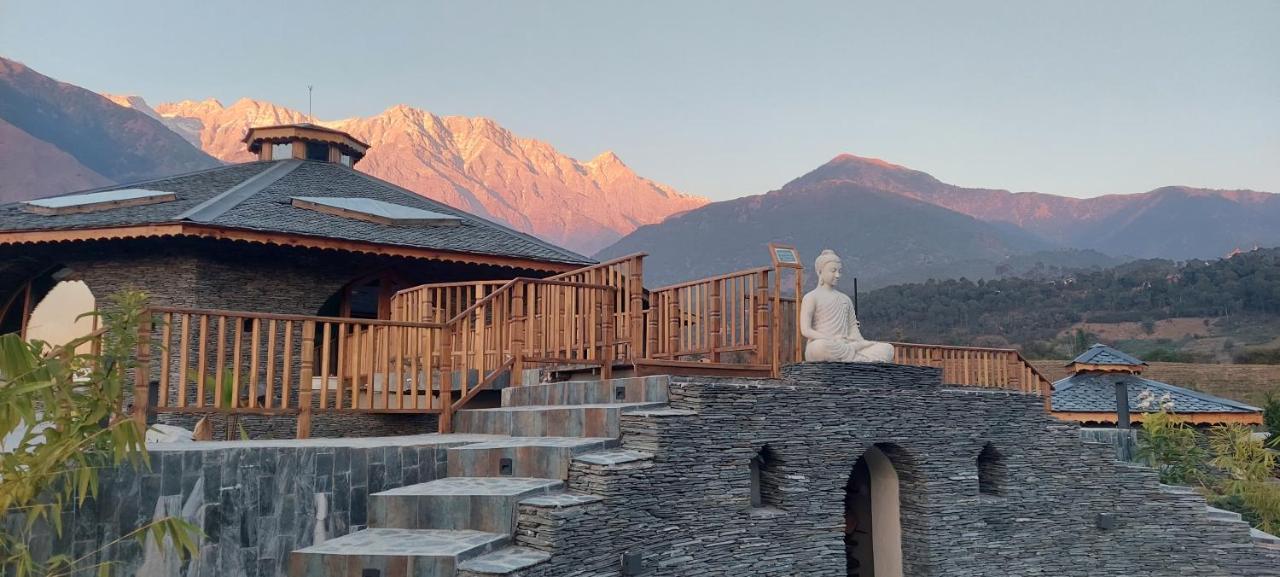 Osho Himalayas Wellness Resort Кангра Екстериор снимка