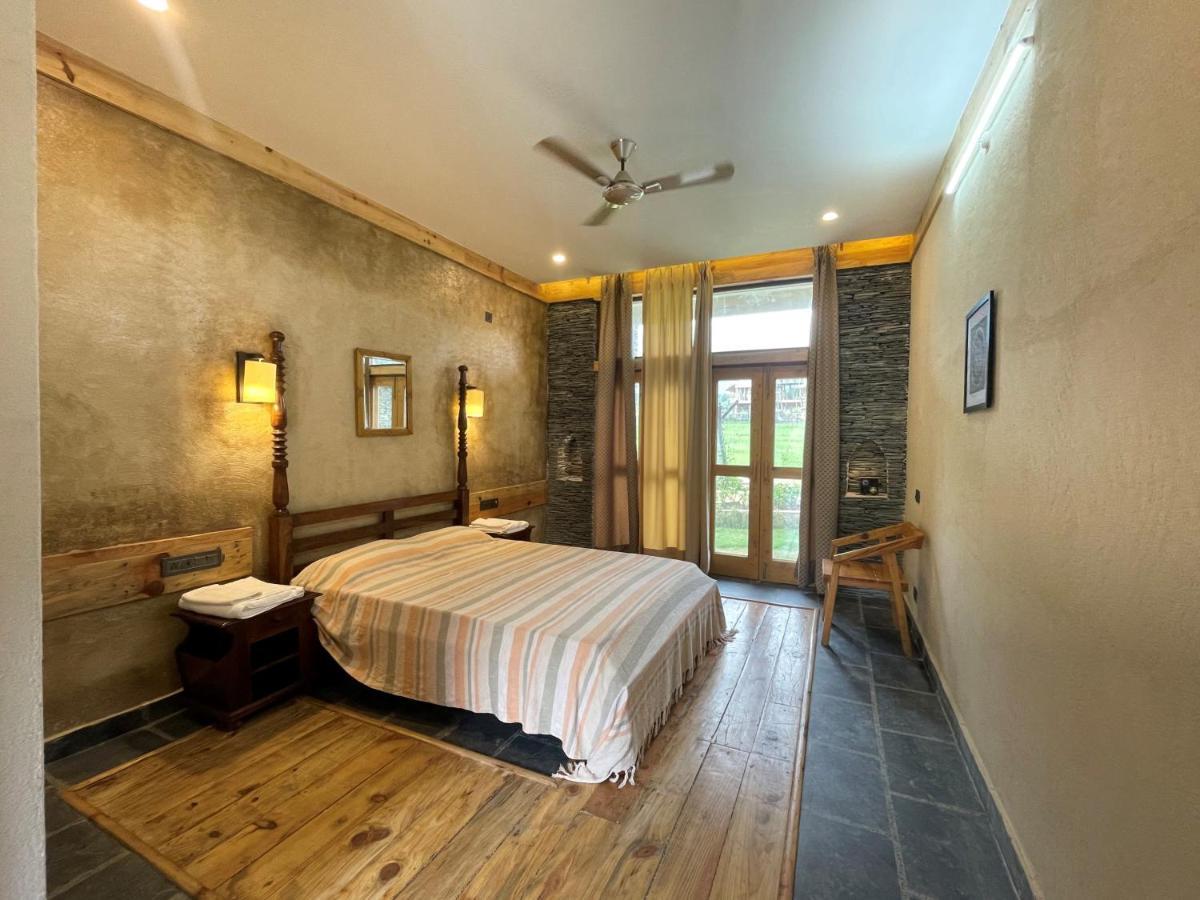 Osho Himalayas Wellness Resort Кангра Екстериор снимка